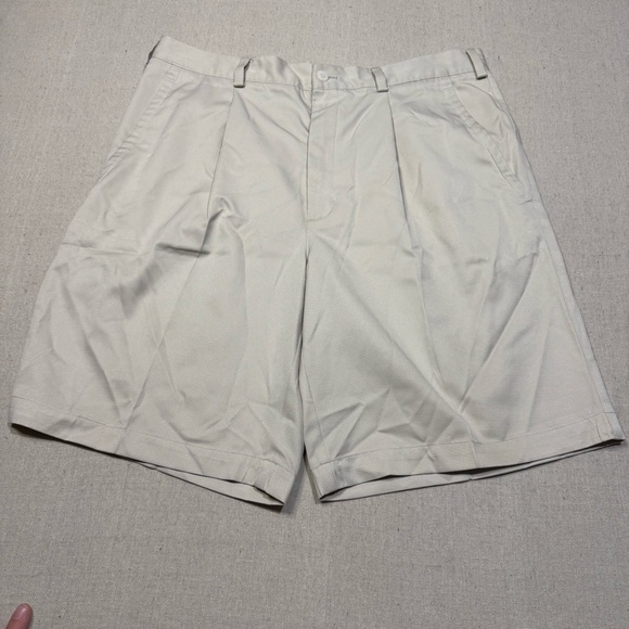 Nike Dri Fit Golf Shorts Mens Sz 34 Medium Khaki Chino Athletic Casual 9” Inseam - Picture 1 of 6